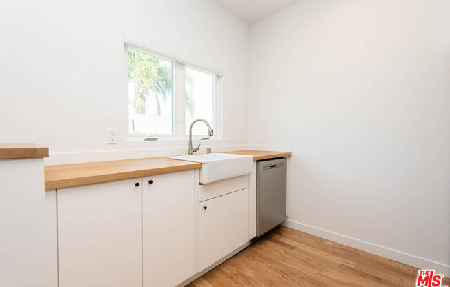 Studio, 1 bath, 600 sqft, $2,195, Unit 4