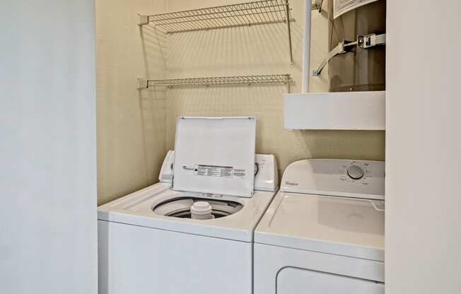 Breckenridge in-unit laundry Apartments in Everett, WA