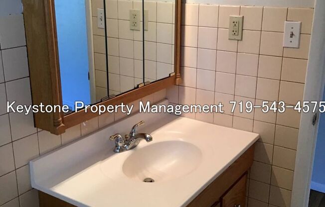 3 beds, 1 bath, $1,600