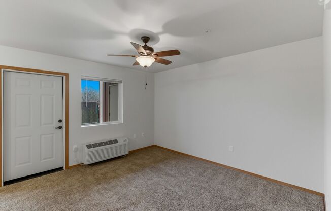 1 bed, 1 bath, 725 sqft, $1,495, Unit 1925-114