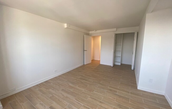 1 bed, 1 bath, 735 sqft, $4,000, Unit 25R