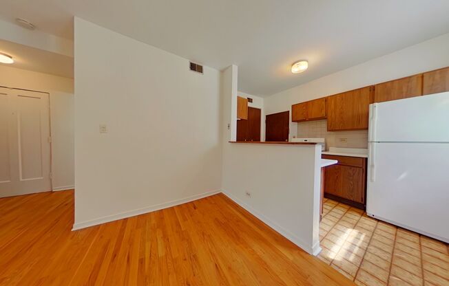 1 bed, 1 bath, 810 sqft, $2,350, Unit 1317 2B