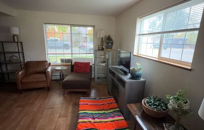 3 bedrooms, 1.5 bath Home with a Garage!