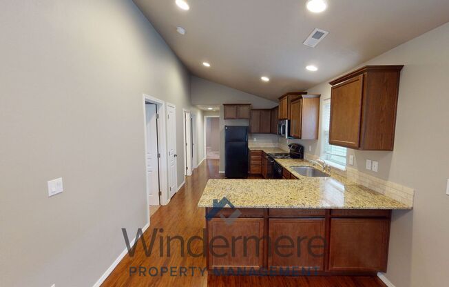 3 beds, 2 baths, 1,064 sqft, $1,695, Unit chin240-1