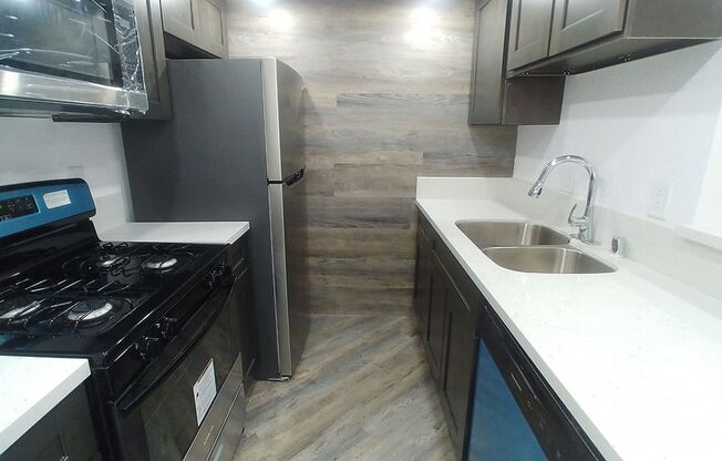 2 beds, 2 baths, 910 sqft, $2,895, Unit 302