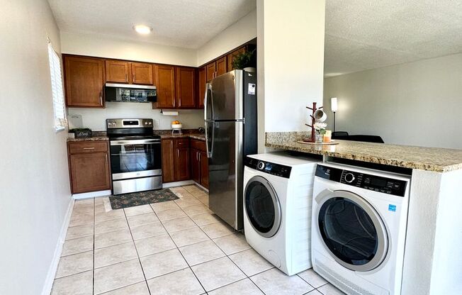 2 beds, 1 bath, 920 sqft, $1,899, Unit 24