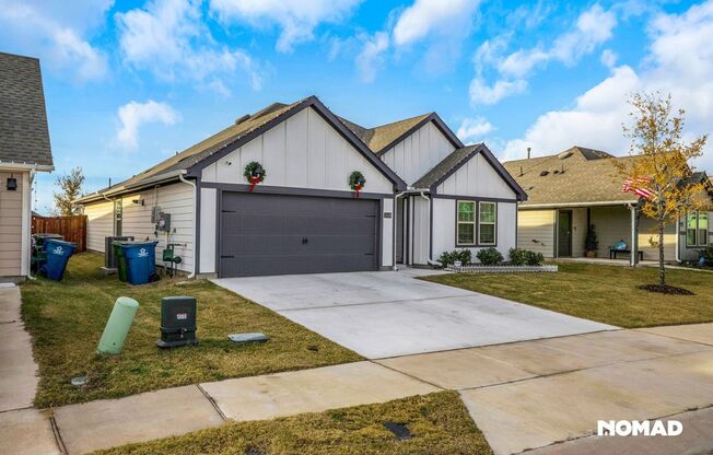 4 Bedroom Single Family Home in Aubrey (incl. Solar Panels & Water Filter Filtration System)