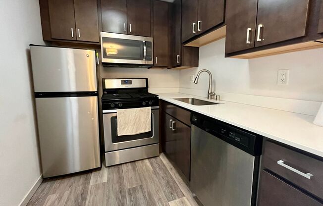 1 bed, 1 bath, $1,125, Unit 220