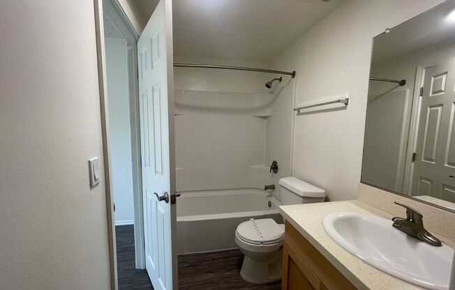 2 beds, 1.5 baths, 866 sqft, $2,825, Unit 811P5