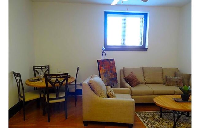 1 bed, 1 bath, 505 sqft, $925, Unit Apt #33