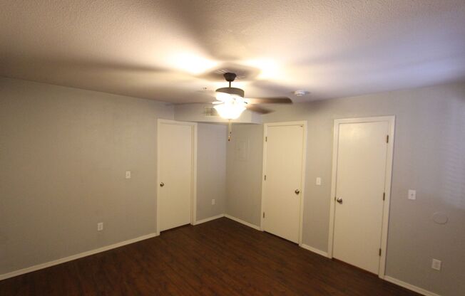 1 bed, 1 bath, $1,600, Unit # 8 163