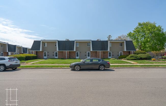 2 beds, 1.5 baths, $1,350, Unit 791 E Thurber Dr Apt. G