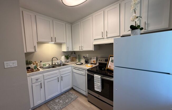 1 bed, 1 bath, 436 sqft, $1,895, Unit 32