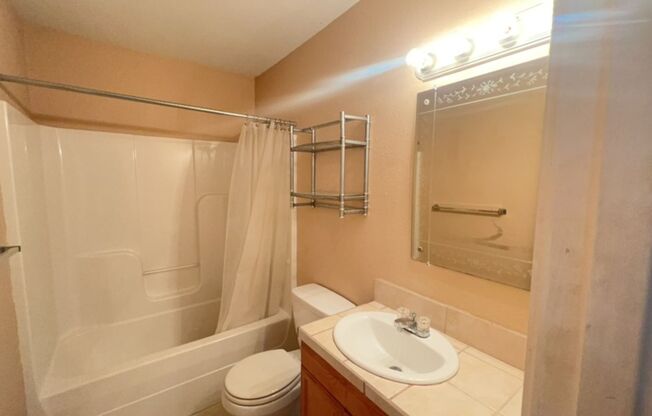 2 beds, 2 baths, $1,450, Unit D # 1