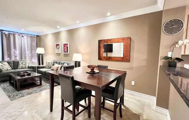 Meridian 1 Bed | 1 Bath Meridian Fully Furnished Luxury Condo with Strip View.