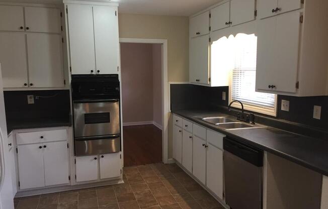 4BED 2.5BATH HOME IN DECATUR -1st month's Rent FREE with a 13-month lease!