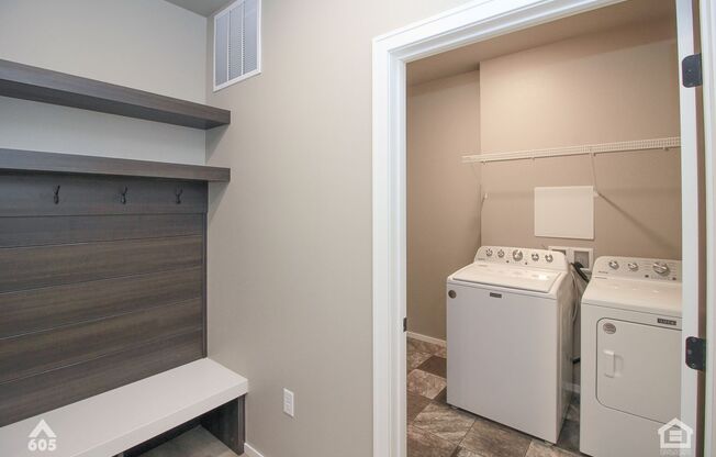 1 bed, 1 bath, 758 sqft, $1,145, Unit 5521-5235