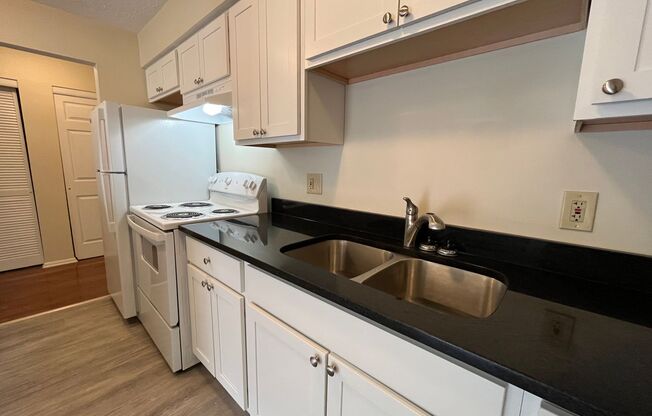 2 beds, 1 bath, 850 sqft, $950, Unit 1543-B1