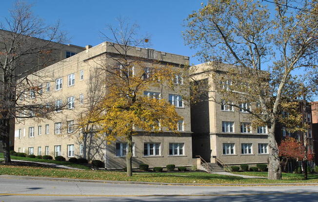 1374 W 405