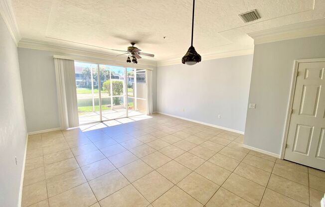 ** STRATFORD PLACE ** 3 BED 2 BATH ** ANNUAL ** TOWNHOUSE ** NAPLES