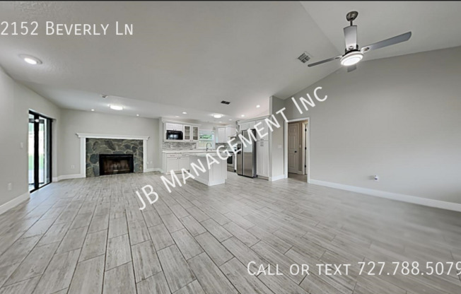 2152 BEVERLY LN