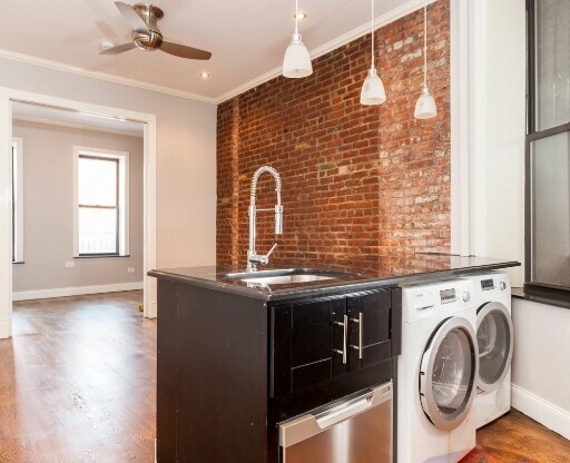 2 beds, 1 bath, $5,395, Unit 1D