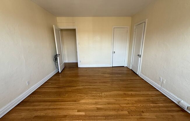 2 beds, 2 baths, 1,303 sqft, $2,200, Unit New King Edward  401