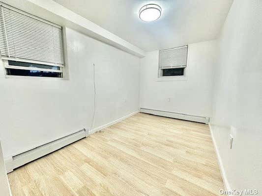 2 beds, 1 bath, 700 sqft, $2,336, Unit B