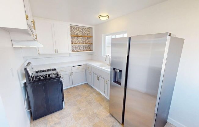 Spacious 2BD/1BA Ground-Floor Unit with Private Yard