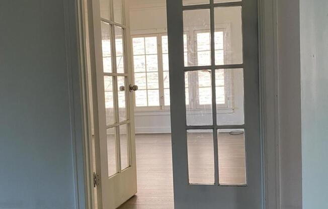 232 S Berendo St Apt 3