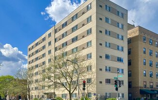 1400 400 CHICAGO AVE