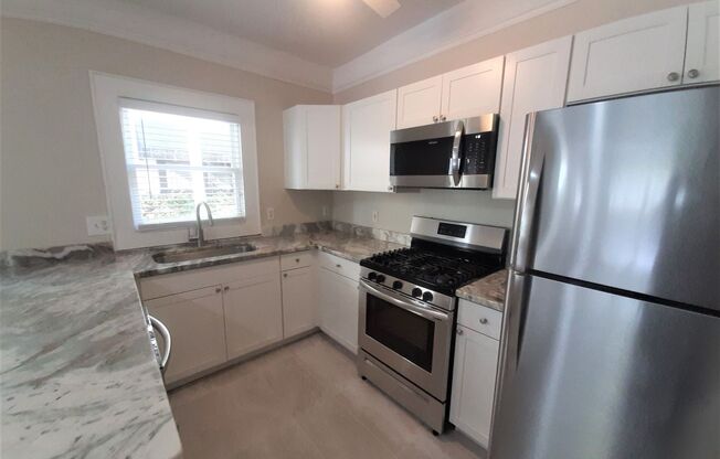 Adorable 2BD/1BTH 1st floor Condo in the Heart of South Tampa!