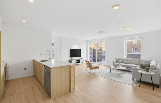 2 beds, 1 bath, 905 sqft, $4,800, Unit 310