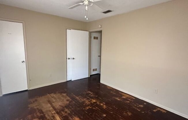 4 beds, 1 bath, $1,195