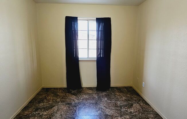 2 beds, 1 bath, 944 sqft, $1,050, Unit Unit B