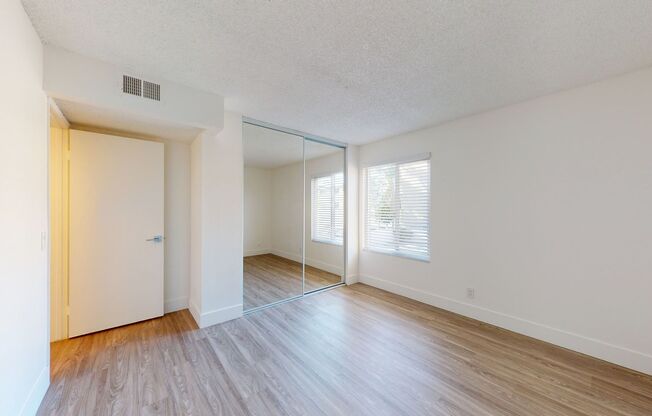 2 beds, 1 bath, 720 sqft, $2,325, Unit 213C