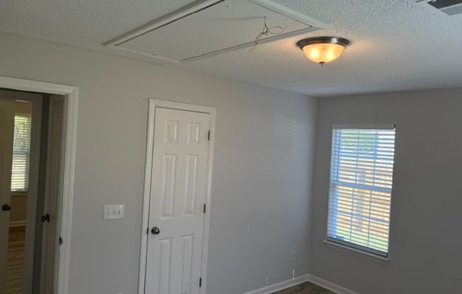 Gorgeous 3BD/2BA ranch home in Holly Springs!