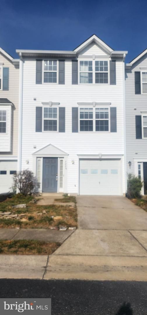 Sought after Salem Fields Townhome!