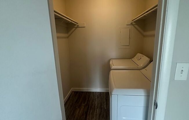 2 beds, 1.5 baths, 941 sqft, $1,199, Unit 153