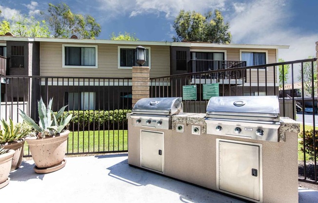 Serrano Highlands Apartments | Apartments in Lake Forest | BBQ Area