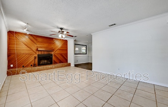 1612 BROADMOOR DR