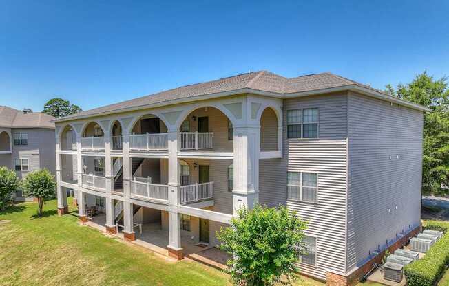 One and two bedroom apartment homes featuring efficient appliances, hardwood floors, walk-in closets, washer and dryer connections and much more at Parham Pointe Apartments in Little Rock, AR