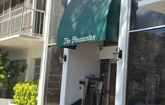Studio in the Pleasanton - located Right Across the Street from Punahou School - Excellent Location