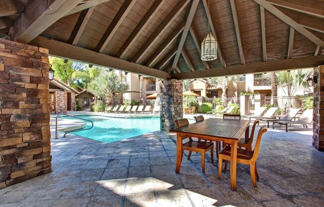 Stunning contemporary condo in a prime north Scottsdale community.  Lush landscaping, like living at a resort!!!