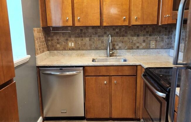 Top Floor 1/1 with Updated Kitchen & HDWD Floors