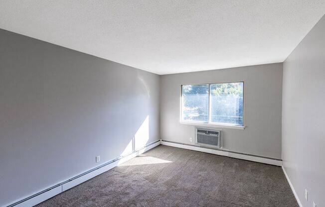 1 bed, 1 bath, 695 sqft, $825, Unit 129