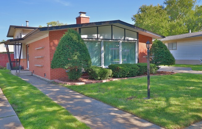 525 N PARK DR