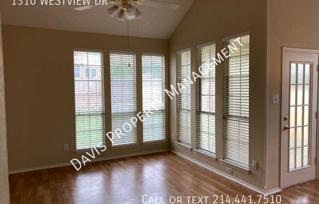 1310 WESTVIEW DR