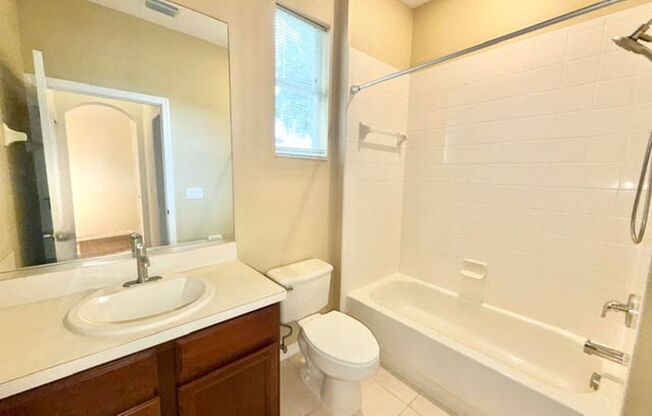 Oviedo - 3 Bedrooms, 2 Bathrooms - $2,595.00
