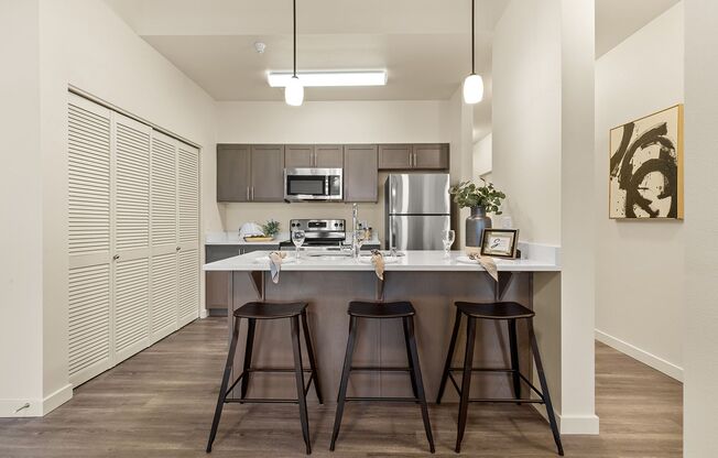 2 beds, 2 baths, 956 sqft, $1,525, Unit B206